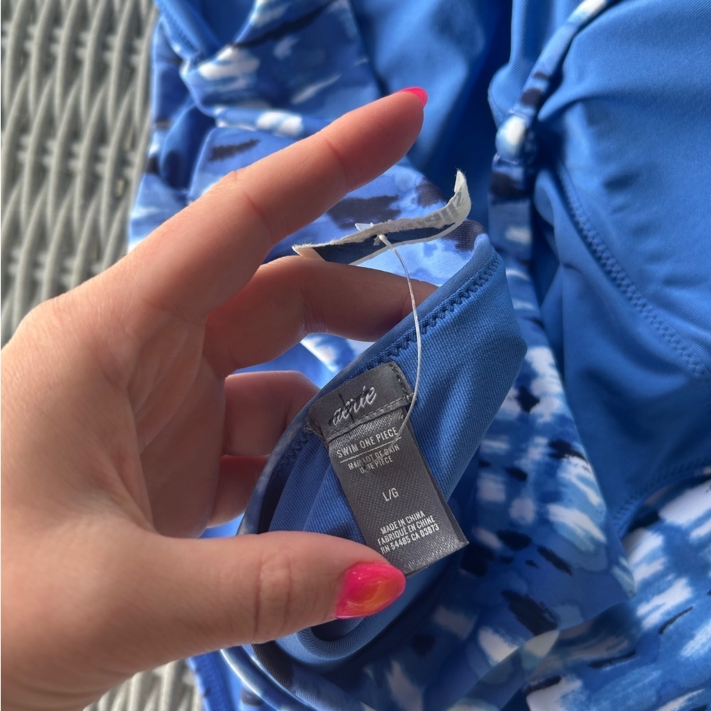 Aerie One Piece Printed Cutout Scoop Back Swim Suit - Picture 4 of 4